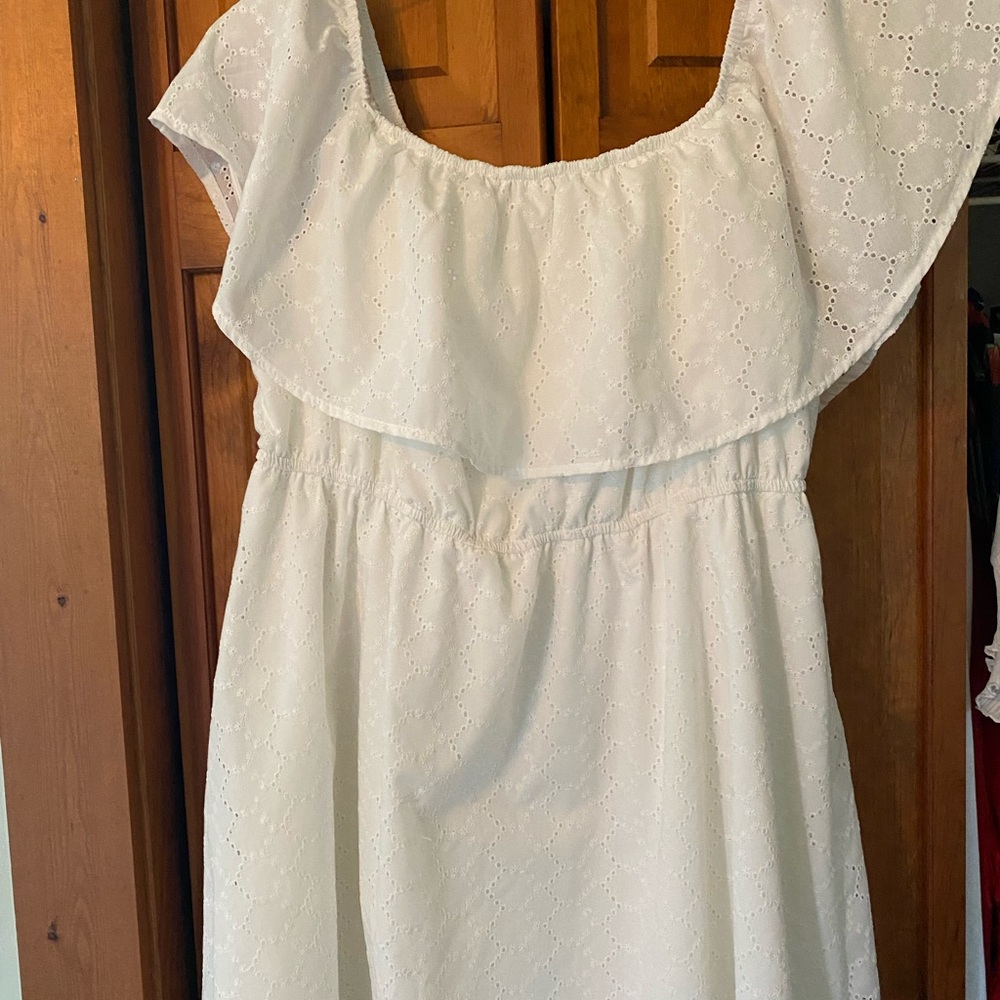 Forever 21 Cream Lace Detail Top